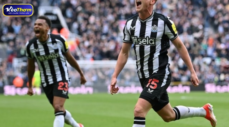 West Ham vs Newcastle: 5 lần chạm trán gần nhất đầy bùng nổ 5 Mohammed Kudus ăn mừng bàn thắng gỡ hòa quý giá cho West Ham trước các CĐV nhà.
